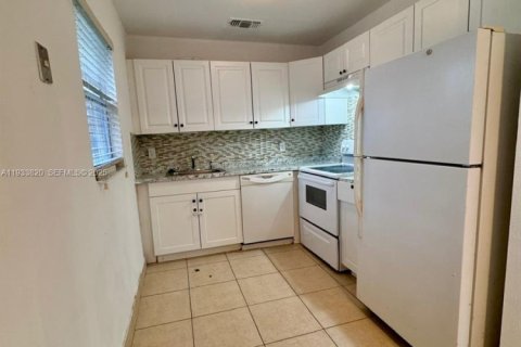 Condominio en venta en Delray Beach, Florida, 2 dormitorios, 81.75 m2 № 1992069 - foto 14