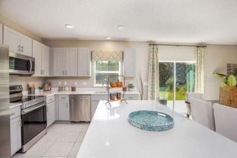 House in Brooksville, Florida 4 bedrooms, 212.19 sq.m. № 2111357 - photo 5