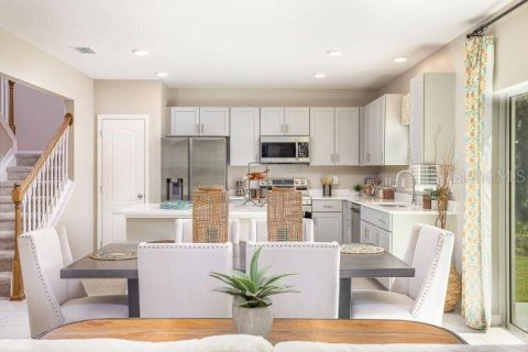 House in Brooksville, Florida 4 bedrooms, 212.19 sq.m. № 2111357 - photo 6