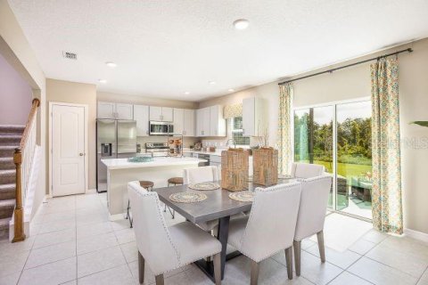 House in Brooksville, Florida 4 bedrooms, 212.19 sq.m. № 2111357 - photo 8