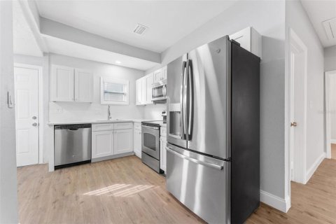 Casa en venta en Saint Petersburg, Florida, 3 dormitorios, 82.22 m2 № 2113690 - foto 5