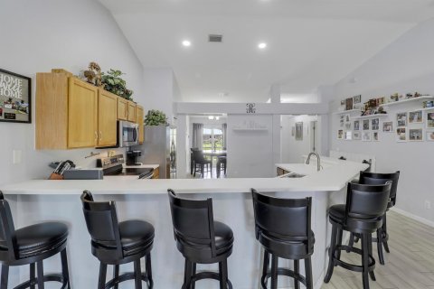 Casa en venta en Port St. Lucie, Florida, 5 dormitorios, 233 m2 № 2300641 - foto 15