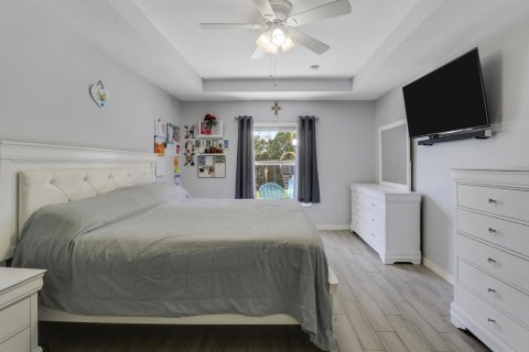 Casa en venta en Port St. Lucie, Florida, 5 dormitorios, 233 m2 № 2300641 - foto 22