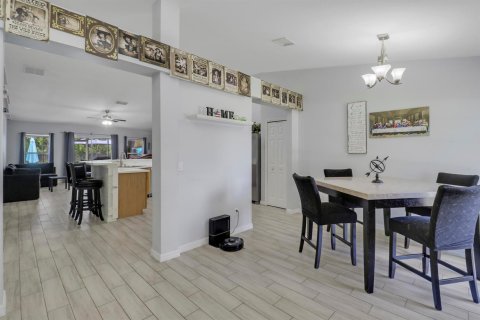 Casa en venta en Port St. Lucie, Florida, 5 dormitorios, 233 m2 № 2300641 - foto 5
