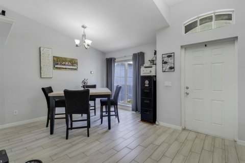 Casa en venta en Port St. Lucie, Florida, 5 dormitorios, 233 m2 № 2300641 - foto 4