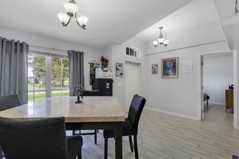 Casa en venta en Port St. Lucie, Florida, 5 dormitorios, 233 m2 № 2300641 - foto 6
