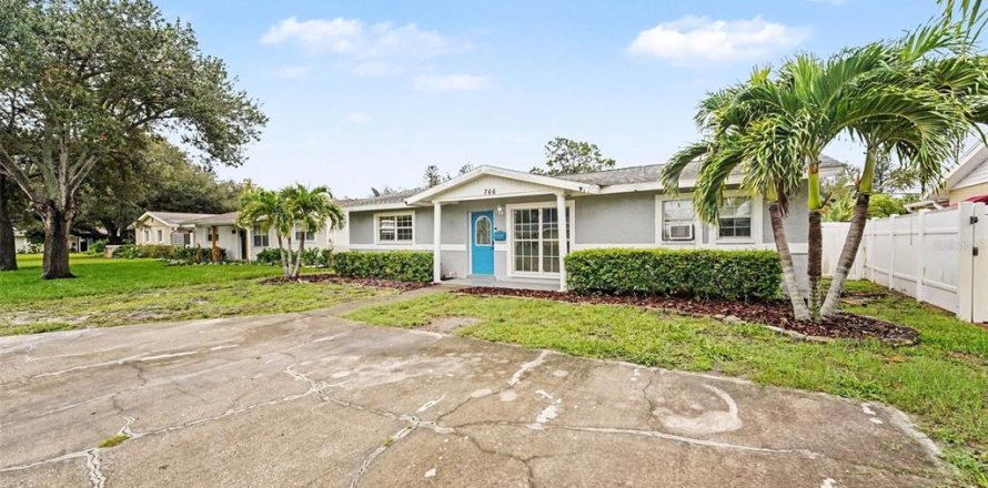 Villa ou maison à Saint Petersburg, Floride 3 chambres, 133.78 m2 № 2287135