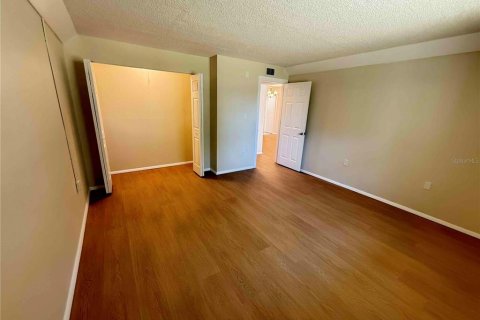 Condo in Brandon, Florida, 1 bedroom  № 1650655 - photo 13