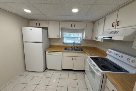 Condo in Brandon, Florida, 1 bedroom  № 1650655 - photo 6