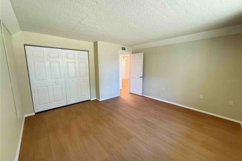 Condo in Brandon, Florida, 1 bedroom  № 1650655 - photo 16
