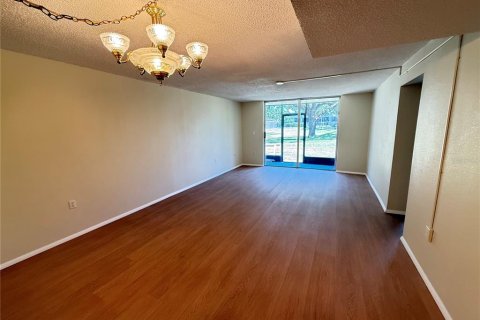 Condo in Brandon, Florida, 1 bedroom  № 1650655 - photo 5