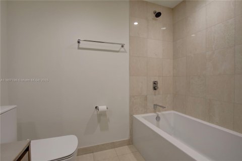 Condo in Miami, Florida, 1 bedroom № 2194042 - photo 30