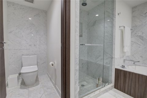 Condo in Miami, Florida, 1 bedroom № 2194042 - photo 26