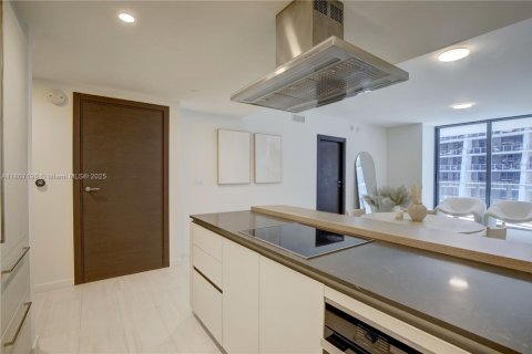 Condo in Miami, Florida, 1 bedroom № 2194042 - photo 19