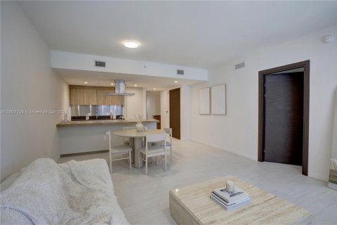 Condo in Miami, Florida, 1 bedroom № 2194042 - photo 13