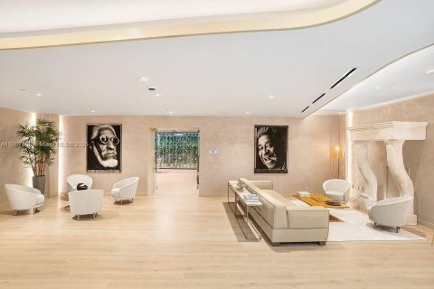 Condo in Miami, Florida, 1 bedroom № 2194042 - photo 3
