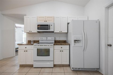 House in Englewood, Florida 3 bedrooms, 151.9 sq.m. № 1542121 - photo 17