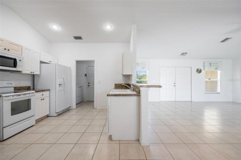 House in Englewood, Florida 3 bedrooms, 151.9 sq.m. № 1542121 - photo 14