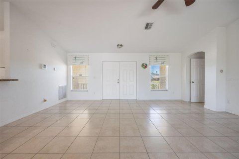 House in Englewood, Florida 3 bedrooms, 151.9 sq.m. № 1542121 - photo 8