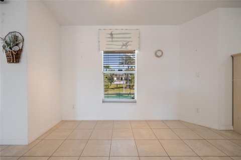 House in Englewood, Florida 3 bedrooms, 151.9 sq.m. № 1542121 - photo 10