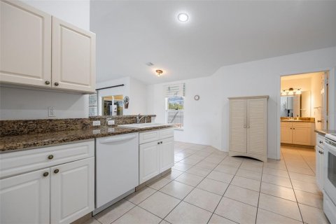 House in Englewood, Florida 3 bedrooms, 151.9 sq.m. № 1542121 - photo 18