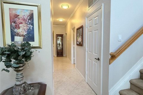 House in Weston, Florida 5 bedrooms, 292.08 sq.m. № 1783600 - photo 8