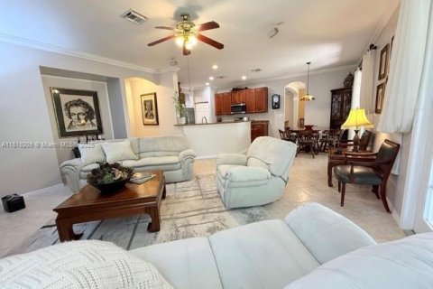 House in Weston, Florida 5 bedrooms, 292.08 sq.m. № 1783600 - photo 15