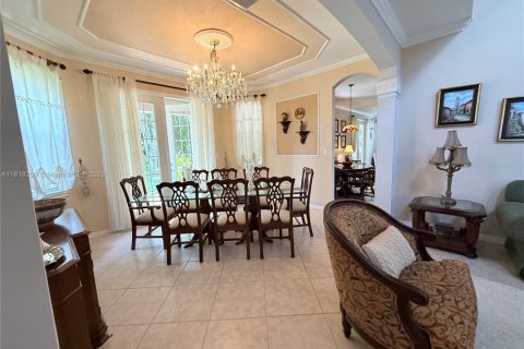 House in Weston, Florida 5 bedrooms, 292.08 sq.m. № 1783600 - photo 7