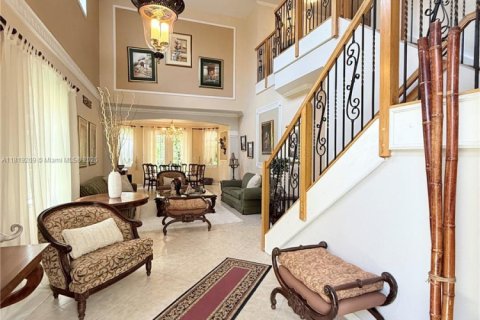 House in Weston, Florida 5 bedrooms, 292.08 sq.m. № 1783600 - photo 4