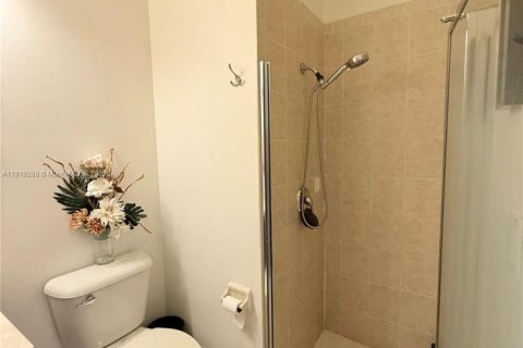 House in Weston, Florida 5 bedrooms, 292.08 sq.m. № 1783600 - photo 18