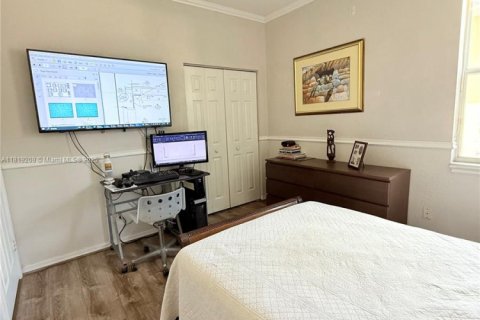 House in Weston, Florida 5 bedrooms, 292.08 sq.m. № 1783600 - photo 17