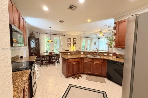House in Weston, Florida 5 bedrooms, 292.08 sq.m. № 1783600 - photo 11
