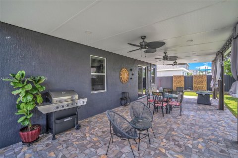 House in Homestead, Florida 5 bedrooms, 273.5 sq.m. № 1800817 - photo 25
