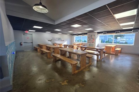 Commercial property in Titusville, Florida 393.44 sq.m. № 2368717 - photo 6