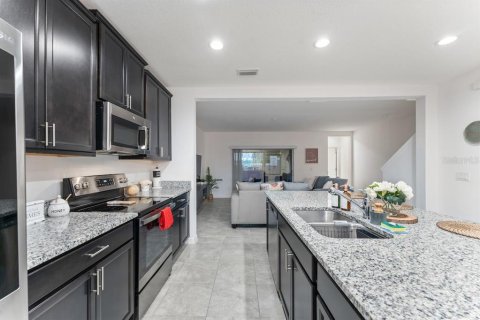 Townhouse in Davenport, Florida 3 bedrooms, 149.2 sq.m. № 1784685 - photo 6