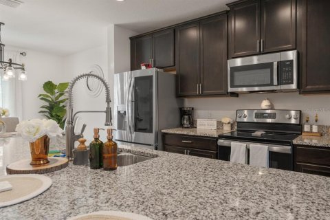 Townhouse in Davenport, Florida 3 bedrooms, 149.2 sq.m. № 1784685 - photo 8