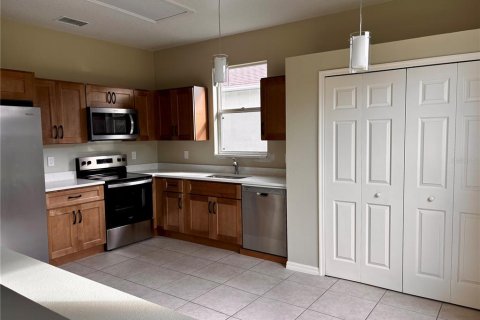Villa ou maison à louer à Oviedo, Floride: 3 chambres, 124.58 m2 № 2391462 - photo 7