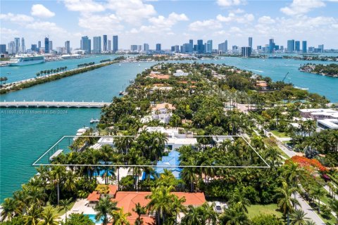 Casa en venta en Miami Beach, Florida, 9 dormitorios, 1405.8 m2 № 2016733 - foto 5