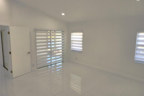 Apartamento en alquiler en Tamarac, Florida, 2 dormitorios, 114.64 m2 № 2282577 - foto 11