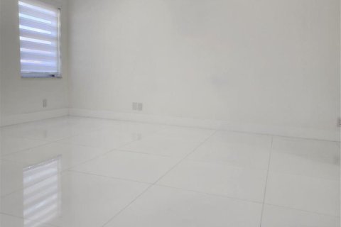 Apartamento en alquiler en Tamarac, Florida, 2 dormitorios, 114.64 m2 № 2282577 - foto 13