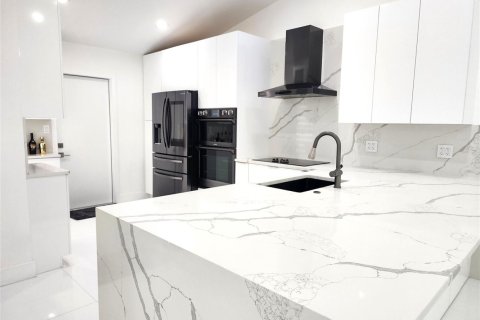 Apartamento en alquiler en Tamarac, Florida, 2 dormitorios, 114.64 m2 № 2282577 - foto 6