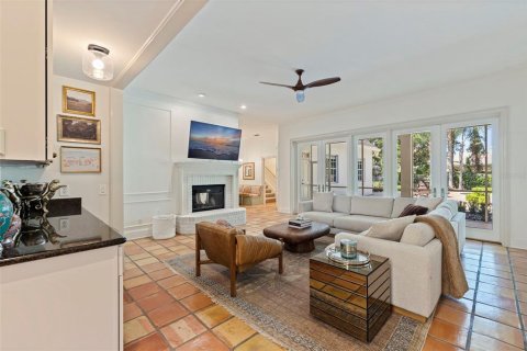 Casa en venta en Tampa, Florida, 5 dormitorios, 374.4 m2 № 2158000 - foto 22