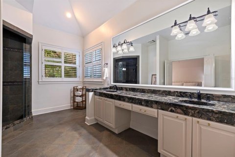 Casa en venta en Tampa, Florida, 5 dormitorios, 374.4 m2 № 2158000 - foto 30