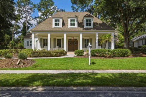 House in Tampa, Florida 5 bedrooms, 374.4 sq.m. № 2158000
