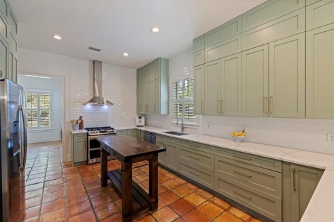 Casa en venta en Tampa, Florida, 5 dormitorios, 374.4 m2 № 2158000 - foto 16