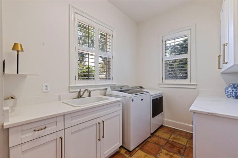 Casa en venta en Tampa, Florida, 5 dormitorios, 374.4 m2 № 2158000 - foto 21