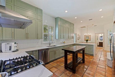Casa en venta en Tampa, Florida, 5 dormitorios, 374.4 m2 № 2158000 - foto 13