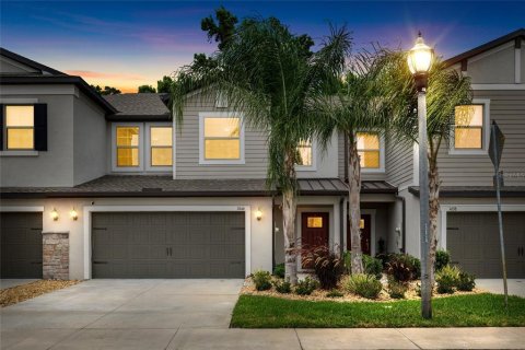 Touwnhouse à Lutz, Floride 4 chambres, 209.12 m2 № 2116851