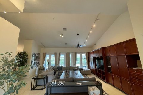 Casa en venta en Port St. Lucie, Florida, 4 dormitorios, 308.06 m2 № 2271534 - foto 4