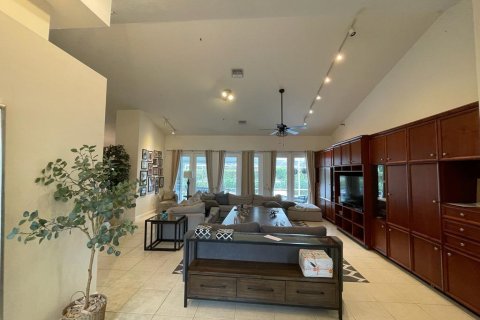 Casa en venta en Port St. Lucie, Florida, 4 dormitorios, 308.06 m2 № 2271534 - foto 3